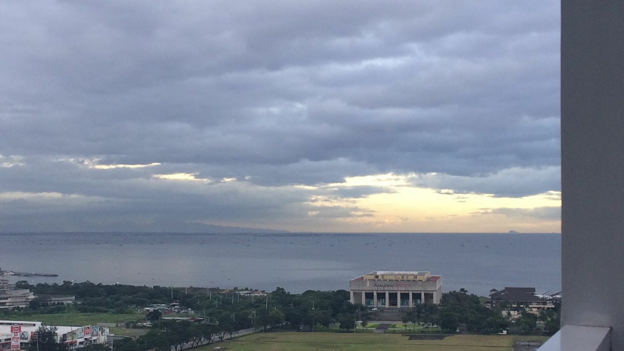 Seabreeze Residences At Breeze Residences Pasay Zewnętrze zdjęcie